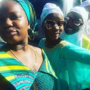 Meet your Posher, Safia